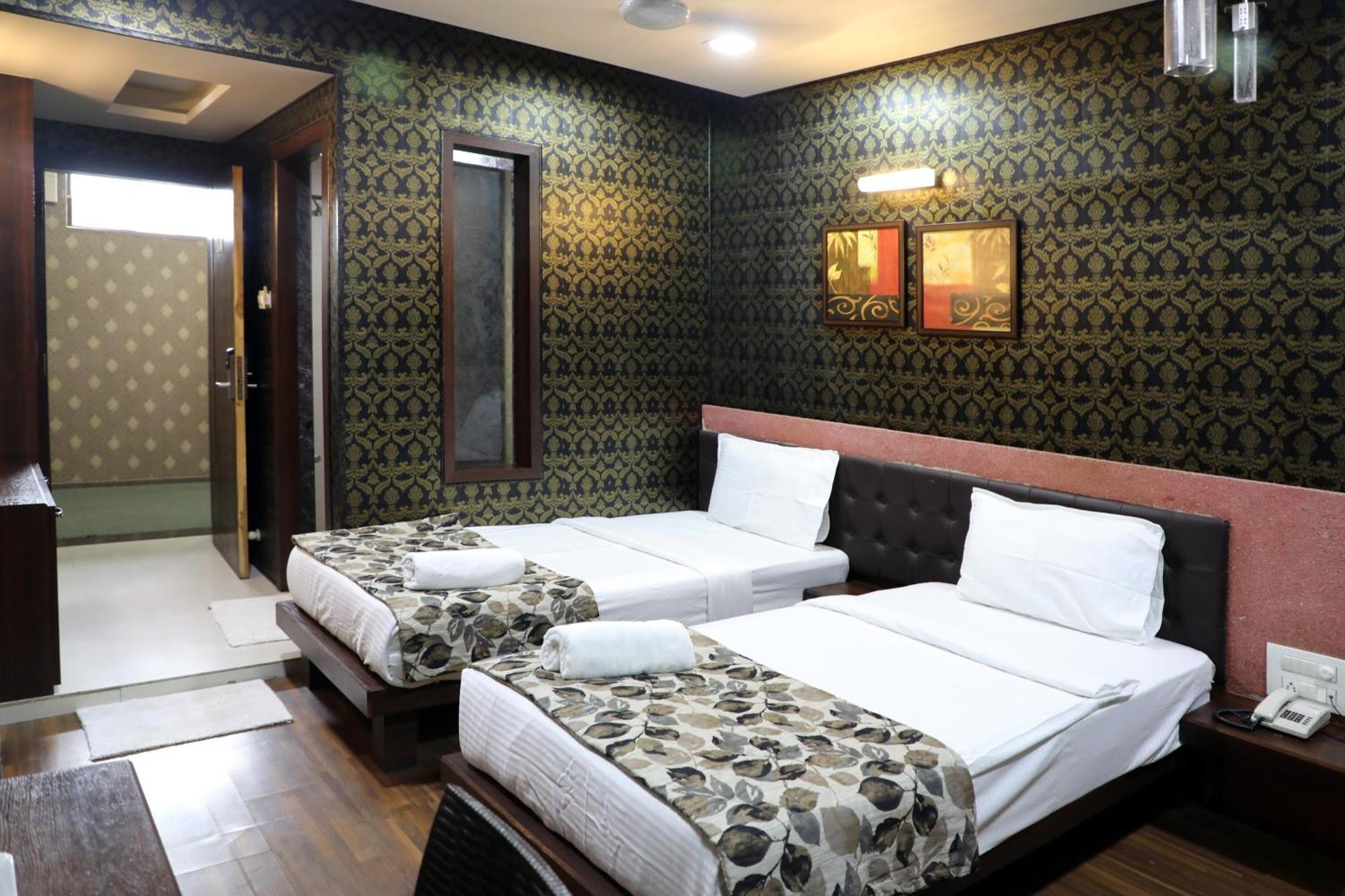 Hotel Pearls Аурангабад Экстерьер фото